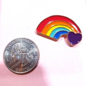 PRIDE RAINBOW HEART ENAMEL PIN